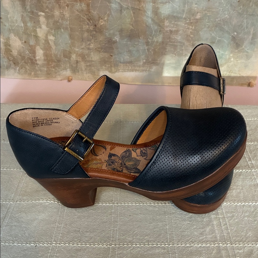 b.o.c. Navy and Brown Leather Slip-On Shoes